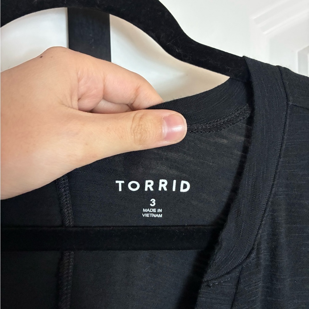 Torrid Black Top V-Neck 3/4 Sleeve, Pocket, Stretch, Soft, Size 3X - Picture 7 of 8